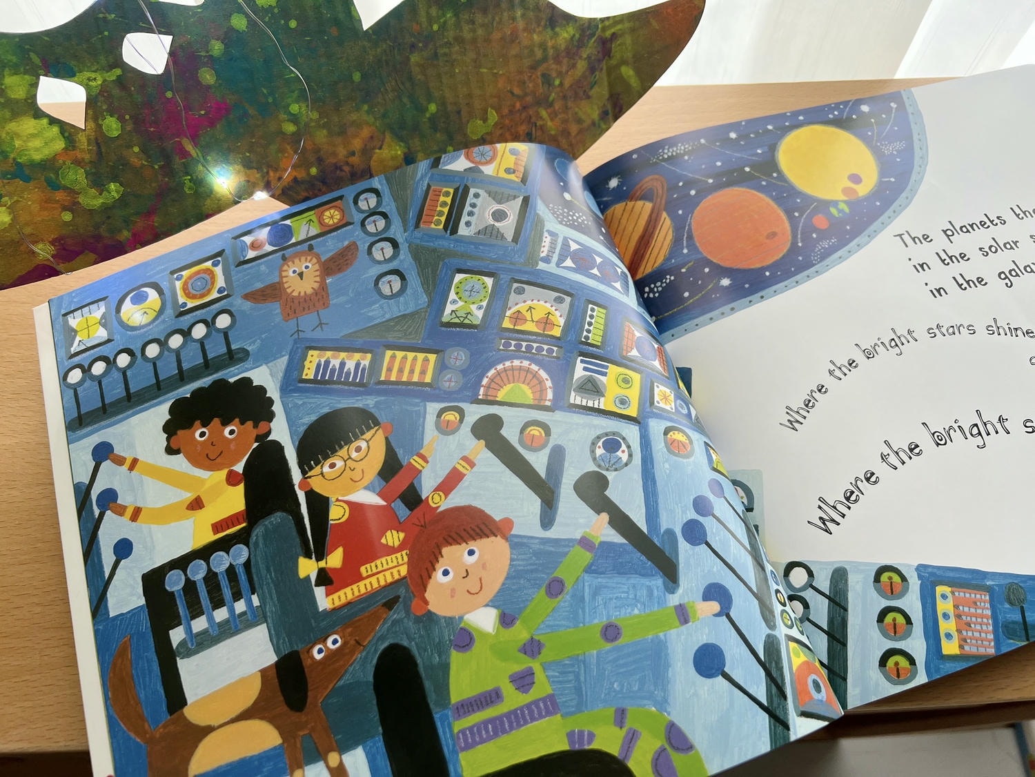 孩子的太空冒險之旅:《Space Song Rocket Ride》有聲書繪本推薦 - 第1張圖