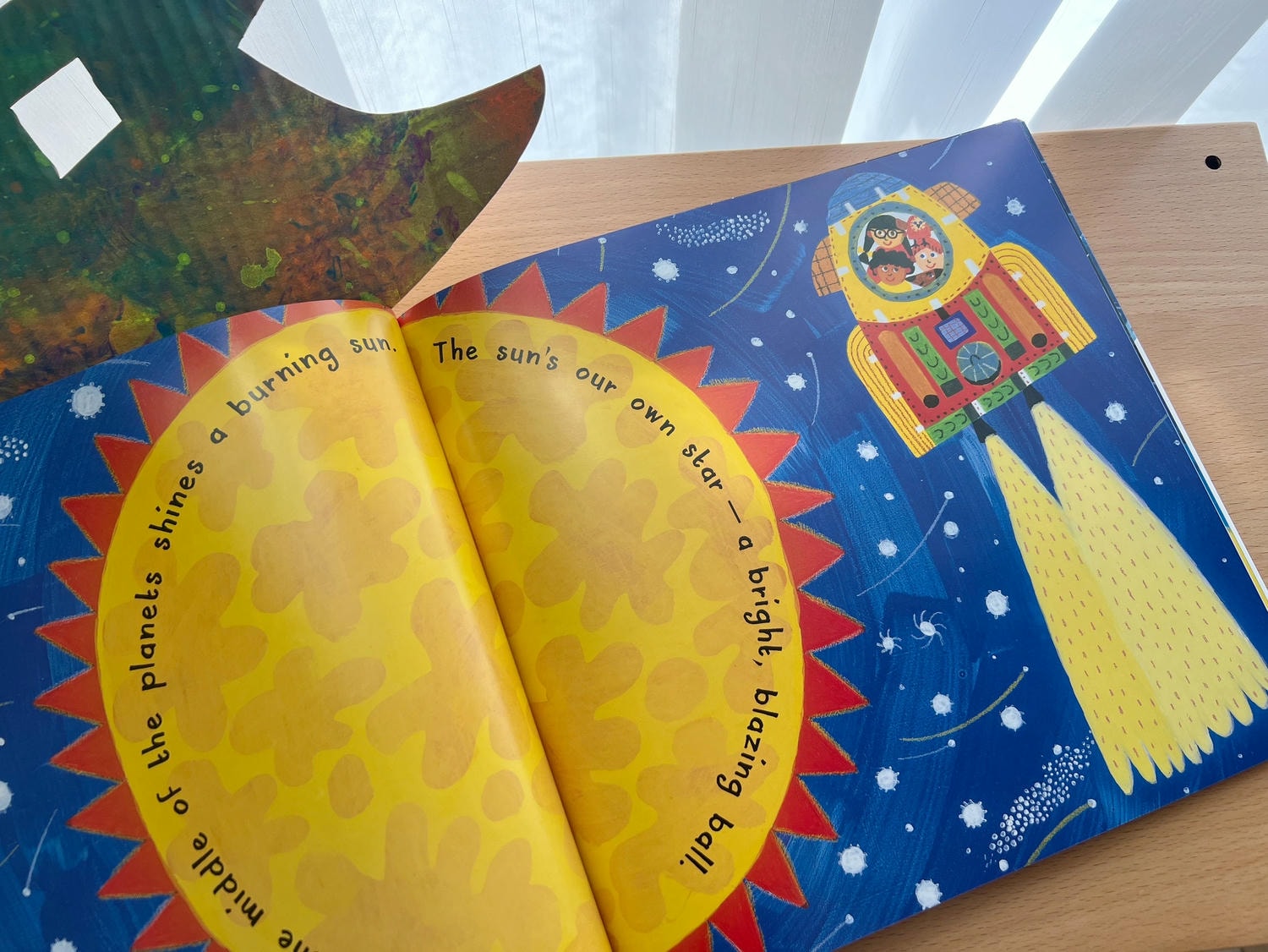 孩子的太空冒險之旅:《Space Song Rocket Ride》有聲書繪本推薦 - 第2張圖