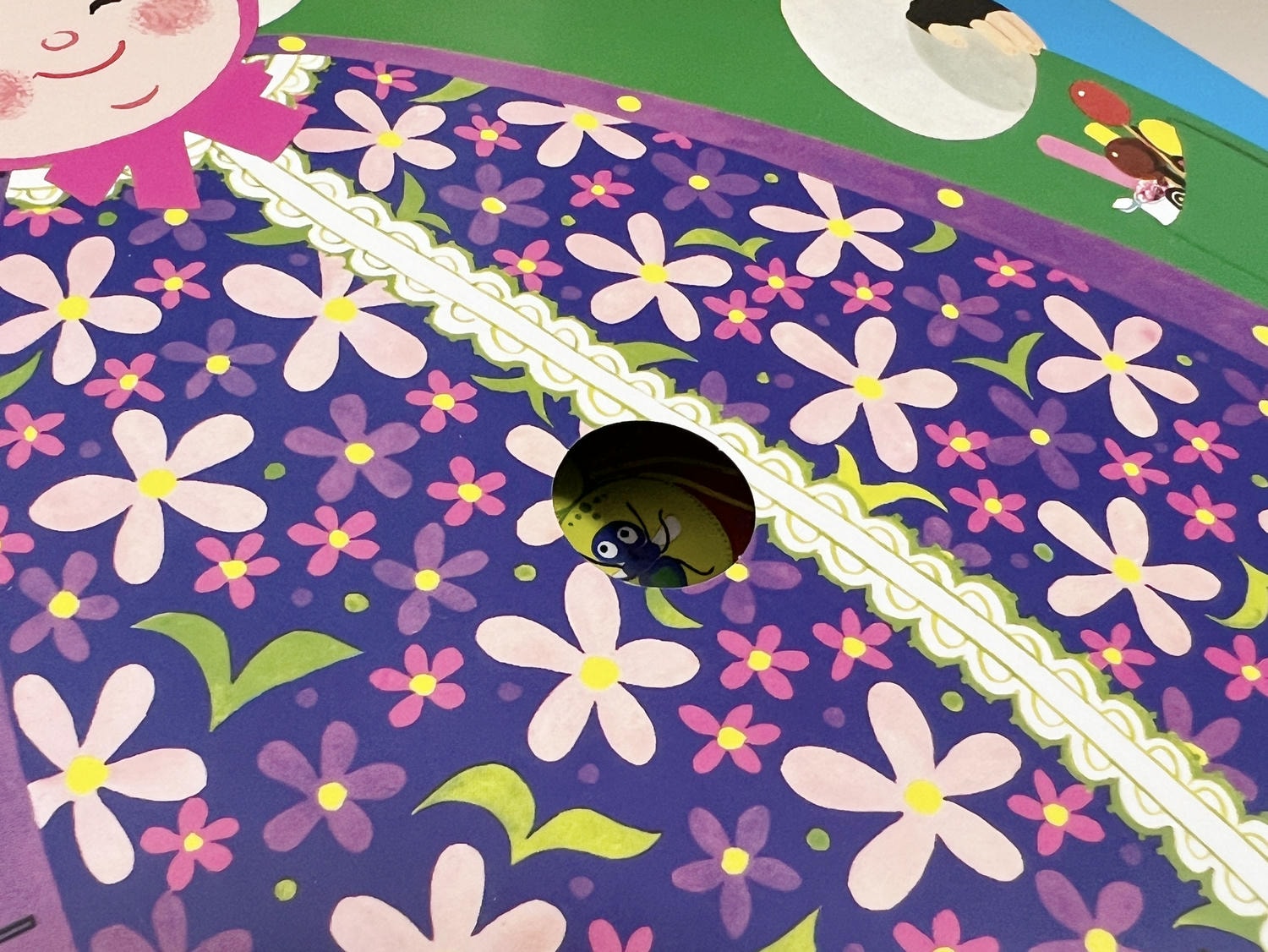 有聲書推薦《There Was an Old Lady Who Swallowed a Fly》:經典童謠與創意互動的完美結合 - 第2張圖