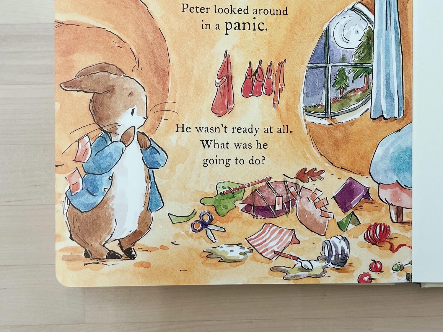 萬聖節主題童書推薦 :《 Peter Rabbit Tales: Trick or Treat 》適合幼兒的完美硬頁書 - 第6張圖 Peter Rabbit