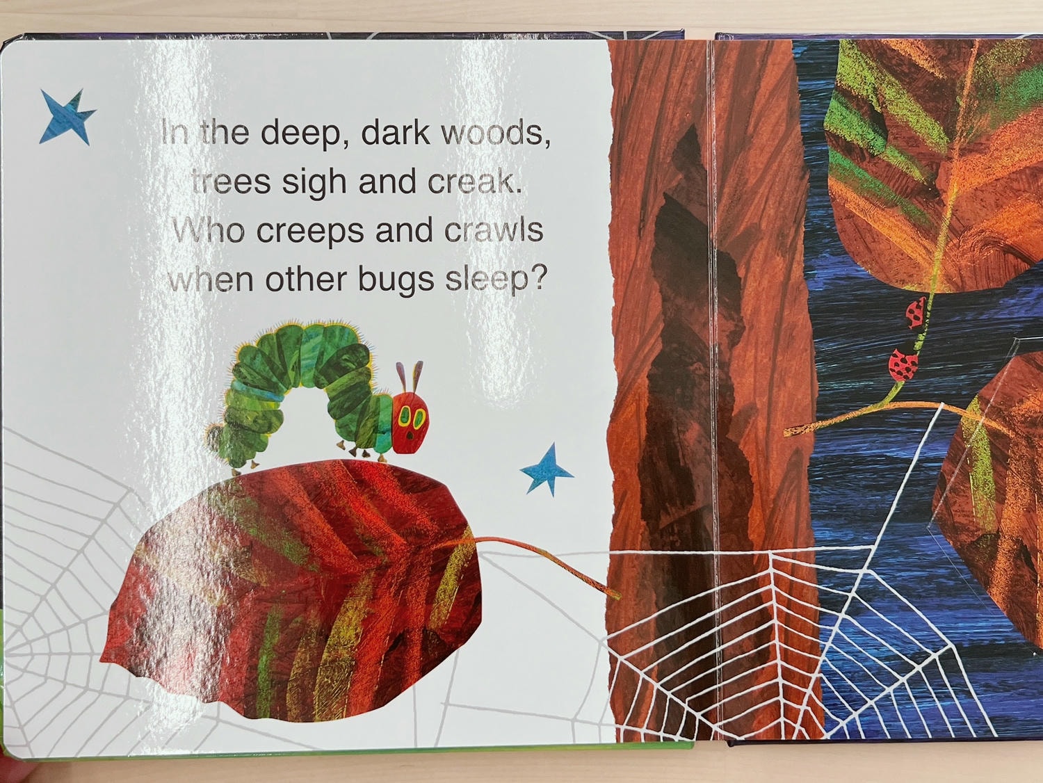 親子共讀的萬聖節書單:《The Very Hungry Caterpillar’s Creepy-Crawly Halloween》 - 第3張圖 The Very Hungry Caterpillar