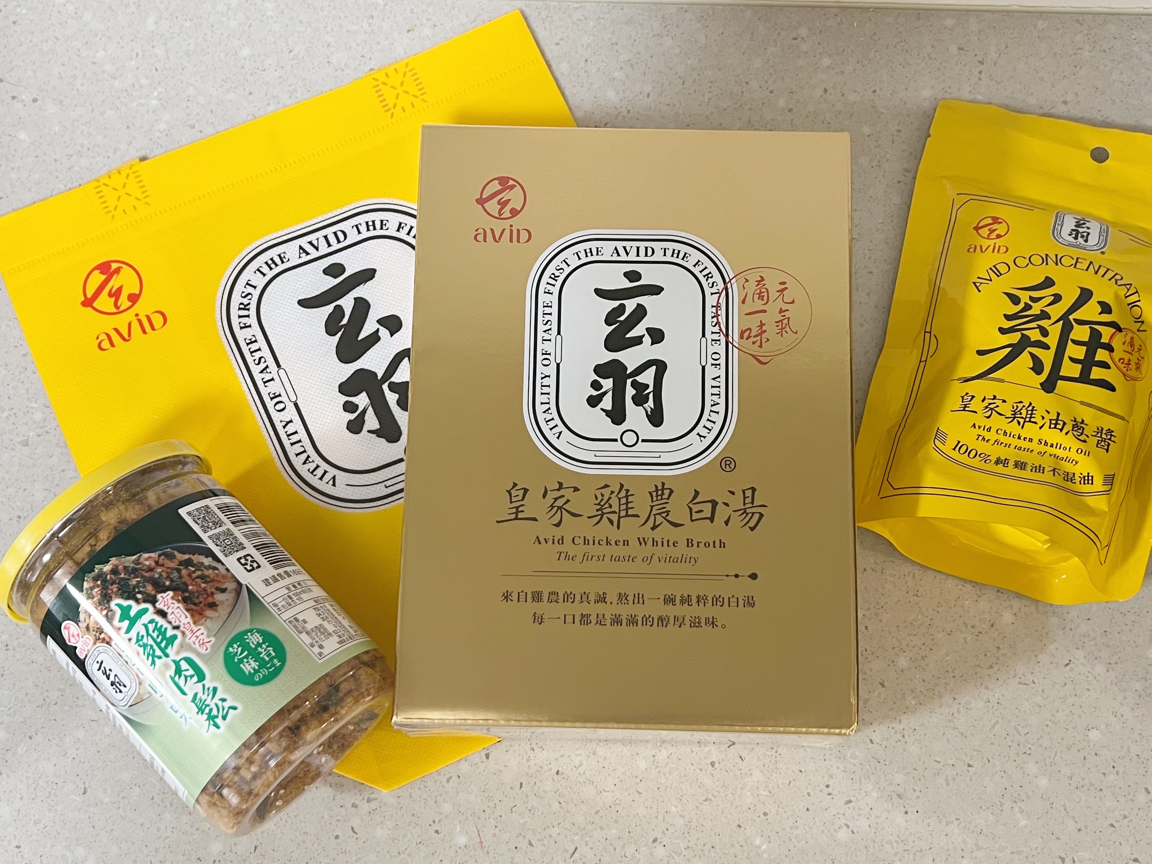 「玄羽滴雞精」廚房三寶:雞油蔥醬、雞農白湯、土雞肉鬆,陪我渡過混亂的育兒期 - 第1張圖 「玄羽滴雞精」廚房三寶:雞油蔥醬、雞農白湯、土雞肉鬆,陪我渡過混亂的育兒期